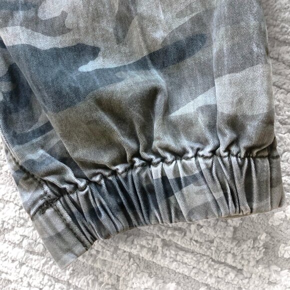 Express Stretch Cropped Straight High Rise Camo Pant - Picture 11 of 13